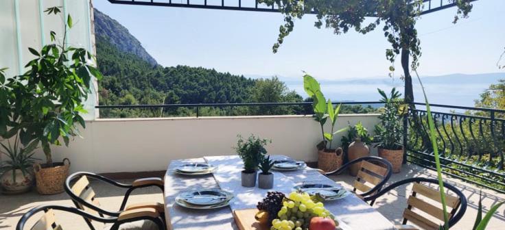 Holiday Home Makarska Exteriör bild