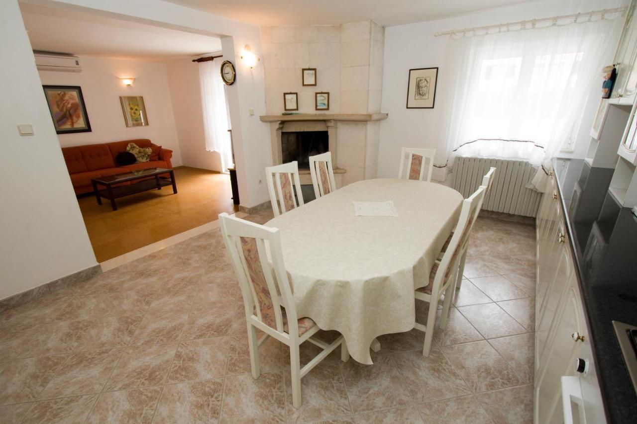 Holiday Home Makarska Exteriör bild